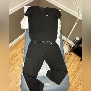 Figs Black Scrubs. Large Zamora and Large Caterina top.